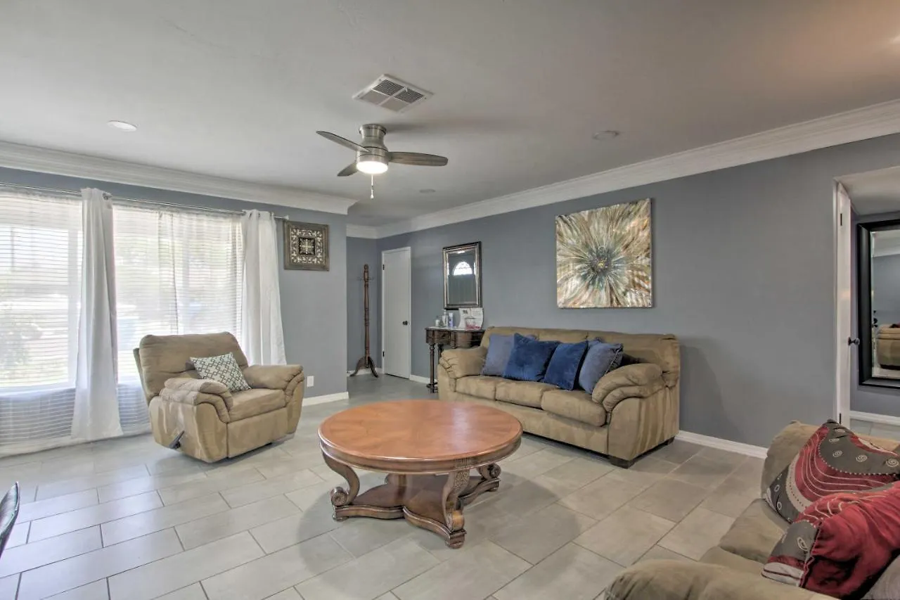 Ultimate Phoenix Group Getaway Patio And Pool!